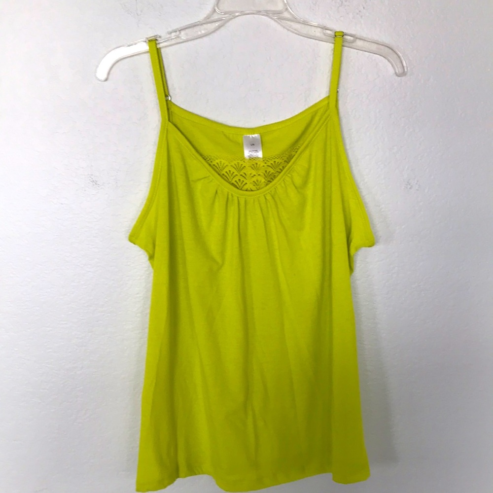 YELLOWISH GREEN LARGE CAMISOLE NEVER WORN EXCELLENT CONDITION